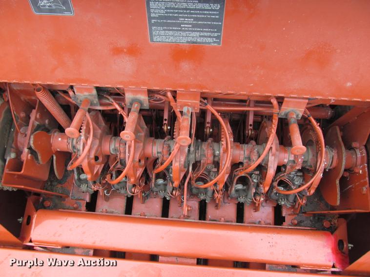 image for item DT9520 2005 Hesston 4790 square baler