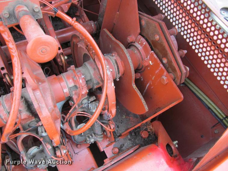 image for item DT9520 2005 Hesston 4790 square baler