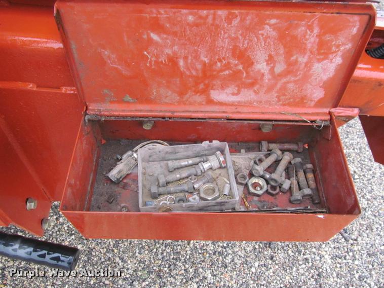 image for item DT9520 2005 Hesston 4790 square baler