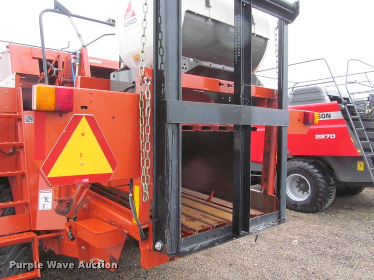 image for item DT9520 2005 Hesston 4790 square baler