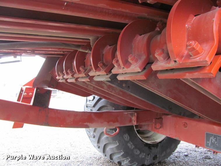 image for item DT9520 2005 Hesston 4790 square baler