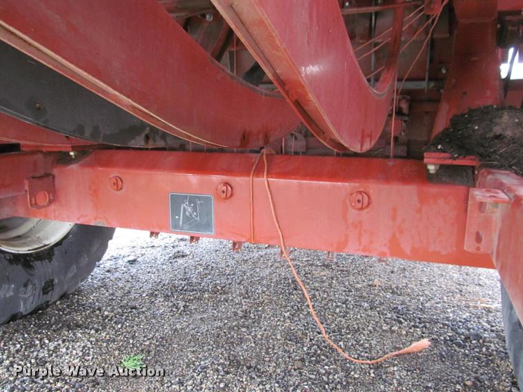 image for item DT9520 2005 Hesston 4790 square baler