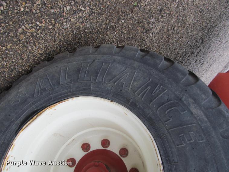 image for item DT9520 2005 Hesston 4790 square baler