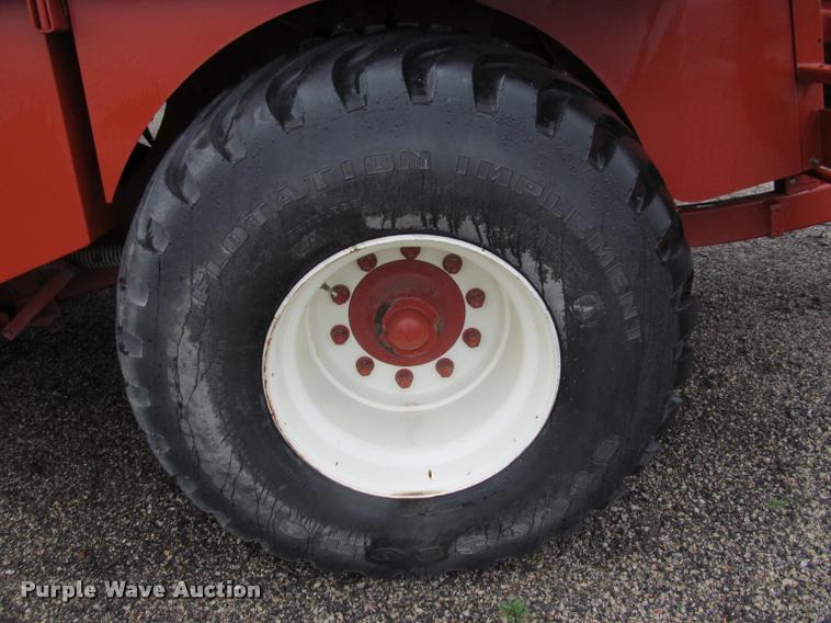 image for item DT9520 2005 Hesston 4790 square baler