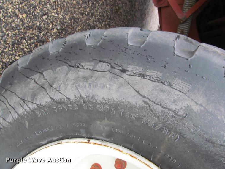 image for item DT9520 2005 Hesston 4790 square baler