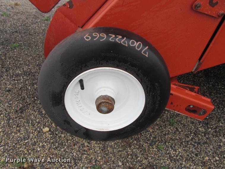 image for item DT9520 2005 Hesston 4790 square baler