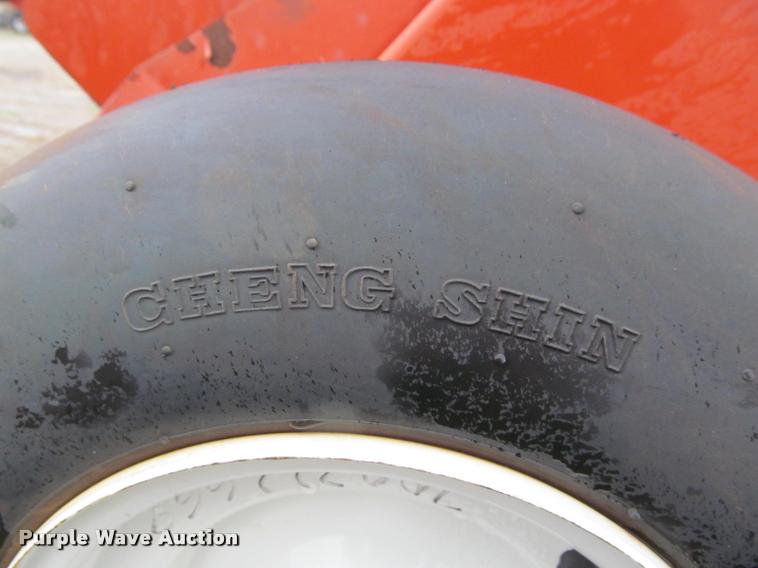 image for item DT9520 2005 Hesston 4790 square baler