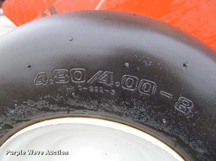 image for item DT9520 2005 Hesston 4790 square baler