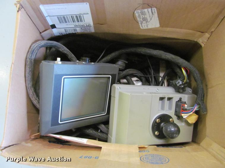 image for item DT9520 2005 Hesston 4790 square baler