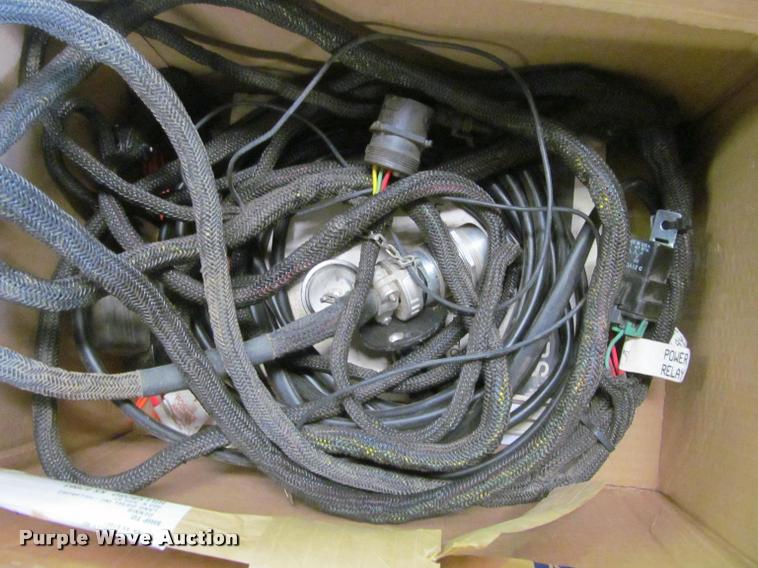 image for item DT9520 2005 Hesston 4790 square baler