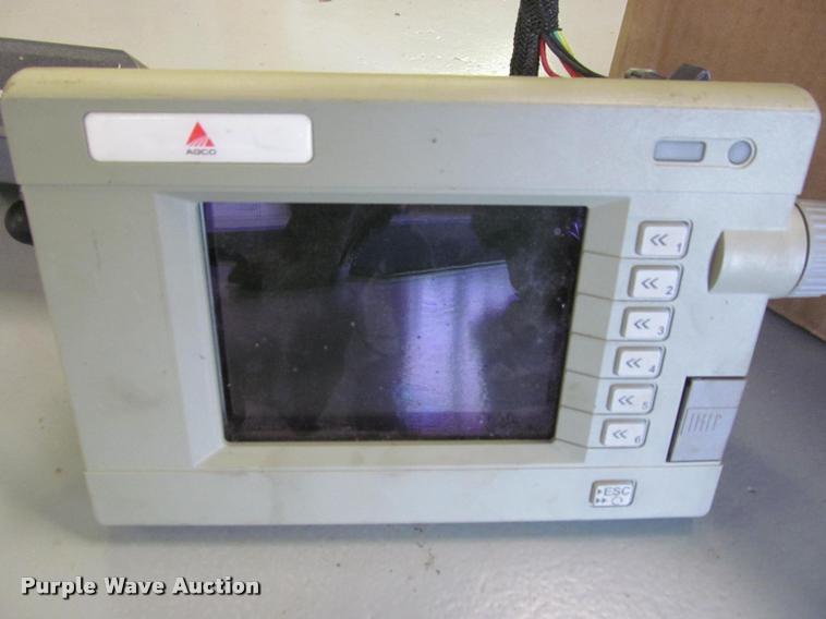 image for item DT9520 2005 Hesston 4790 square baler