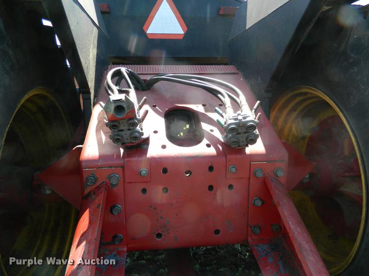 image for item K2580 1988 Versatile 876 Designation 6 4WD tractor