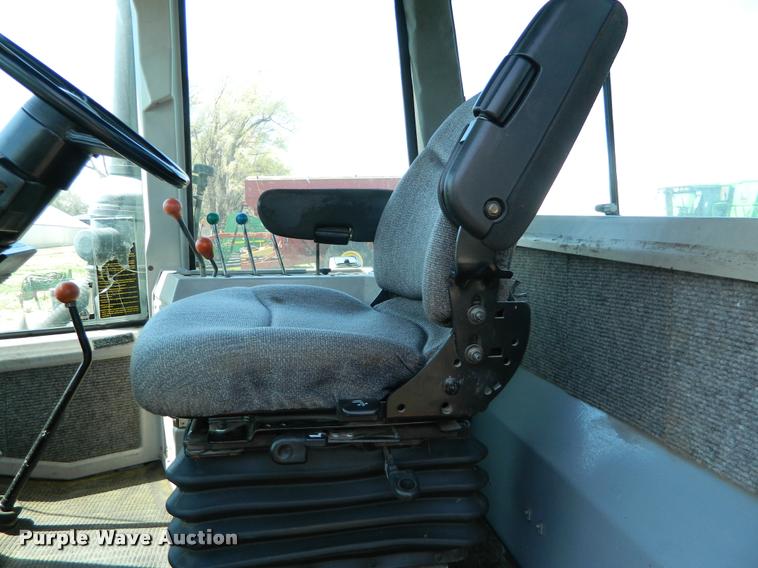 image for item K2580 1988 Versatile 876 Designation 6 4WD tractor