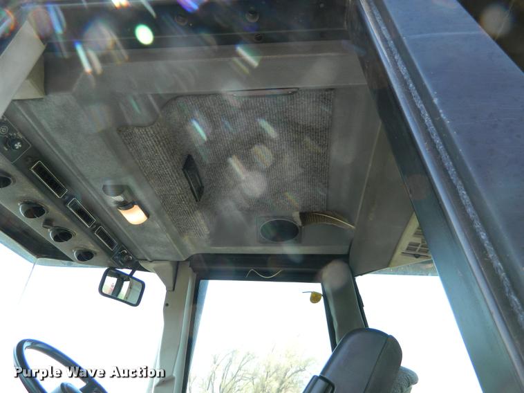 image for item K2580 1988 Versatile 876 Designation 6 4WD tractor