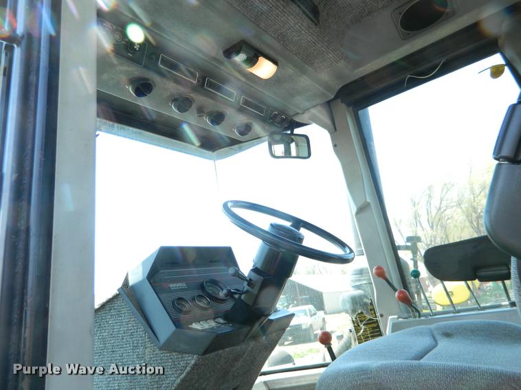 image for item K2580 1988 Versatile 876 Designation 6 4WD tractor