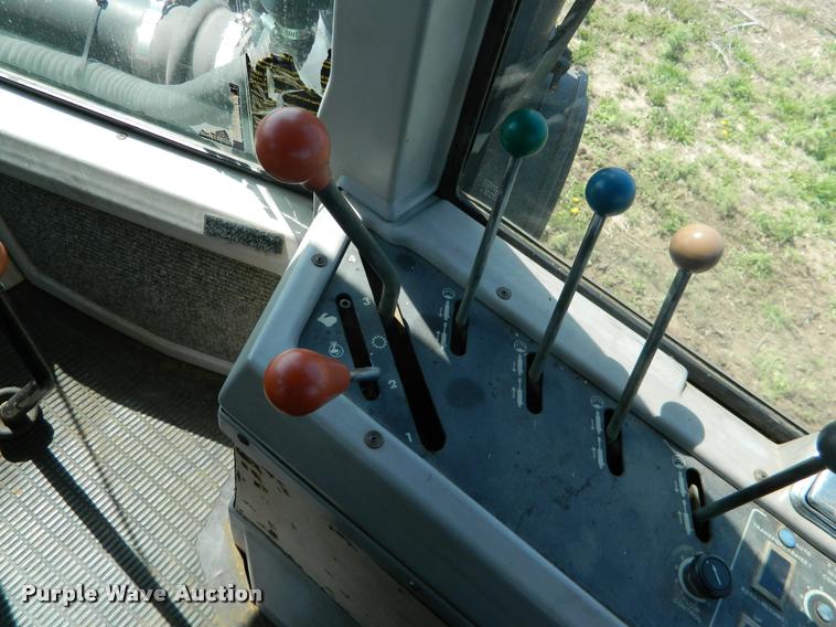 image for item K2580 1988 Versatile 876 Designation 6 4WD tractor