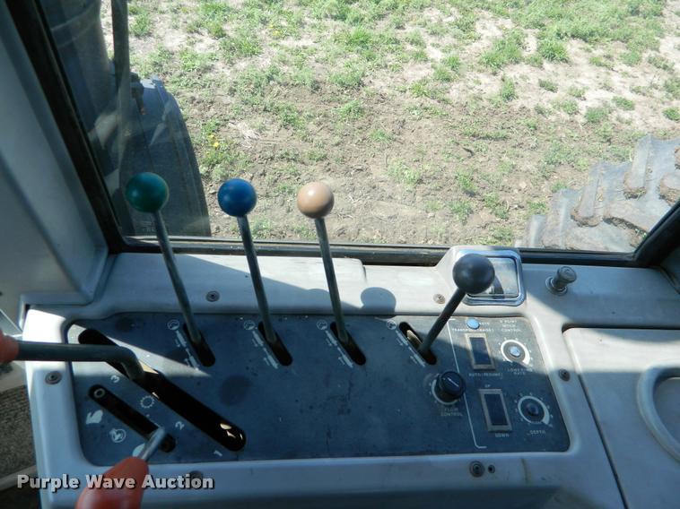 image for item K2580 1988 Versatile 876 Designation 6 4WD tractor