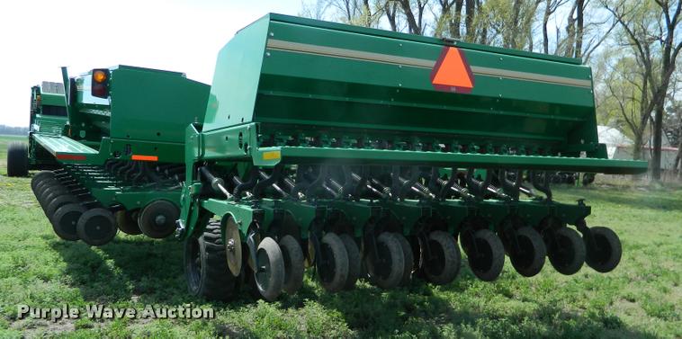 image for item K2581 Great Plains 3S-3000HD grain drill