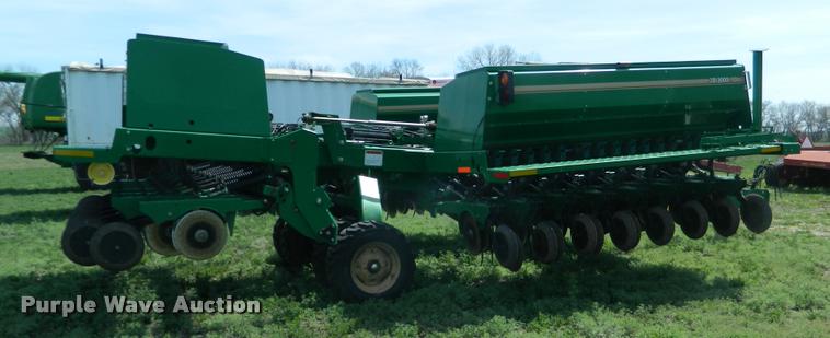 image for item K2581 Great Plains 3S-3000HD grain drill