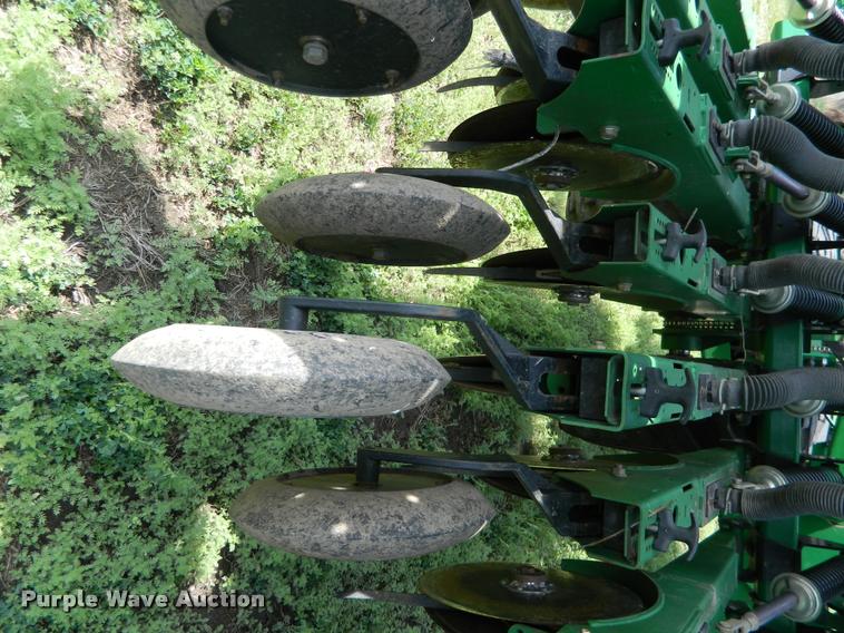 image for item K2581 Great Plains 3S-3000HD grain drill