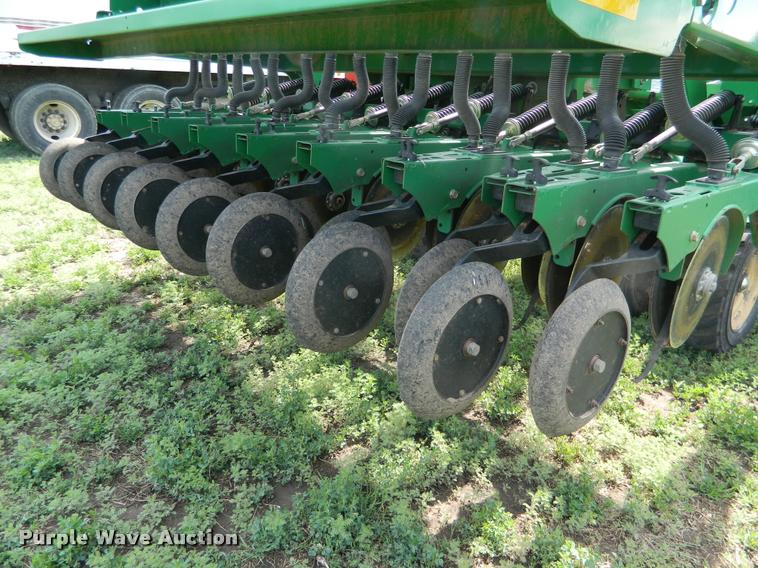 image for item K2581 Great Plains 3S-3000HD grain drill