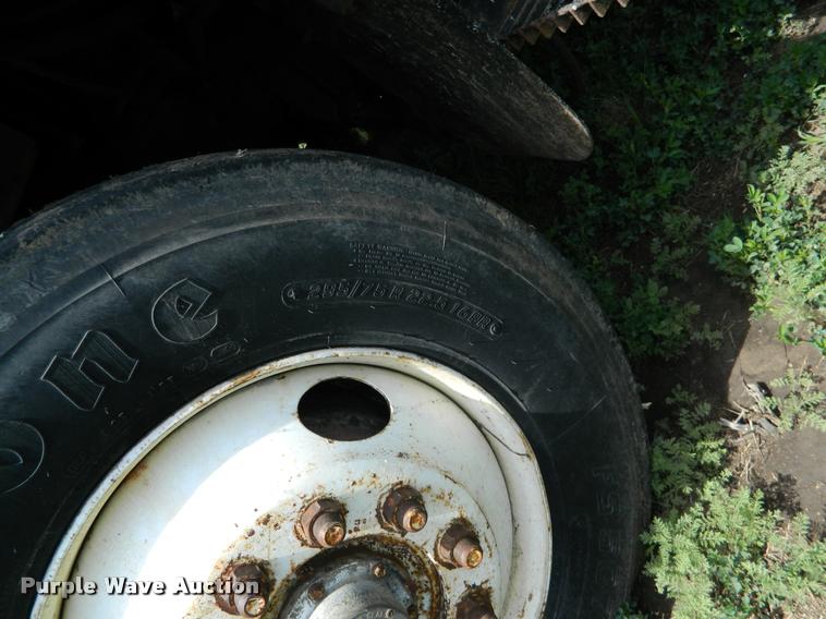 image for item K2582 1990 Ford L9000 grain truck