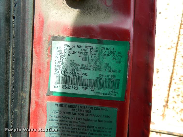 image for item K2582 1990 Ford L9000 grain truck