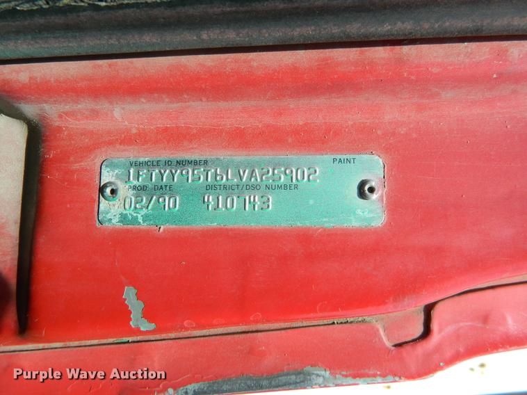 image for item K2582 1990 Ford L9000 grain truck