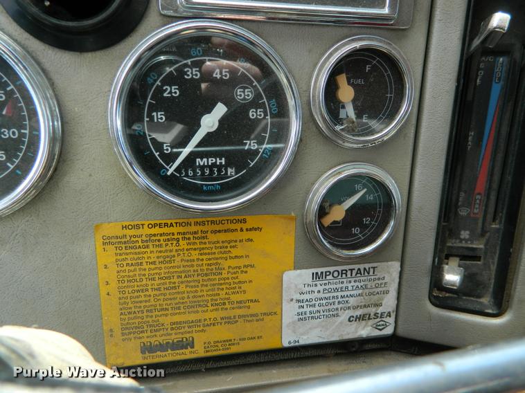 image for item K2582 1990 Ford L9000 grain truck