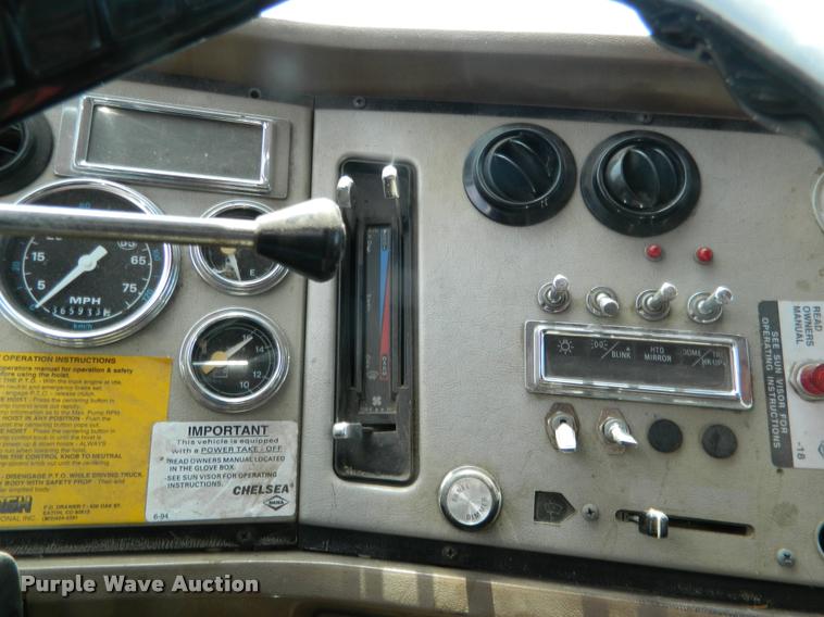 image for item K2582 1990 Ford L9000 grain truck