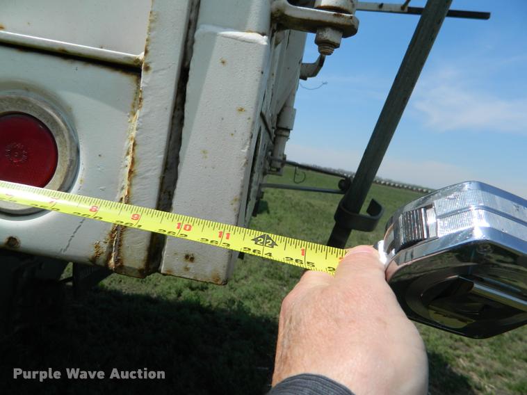 image for item K2582 1990 Ford L9000 grain truck