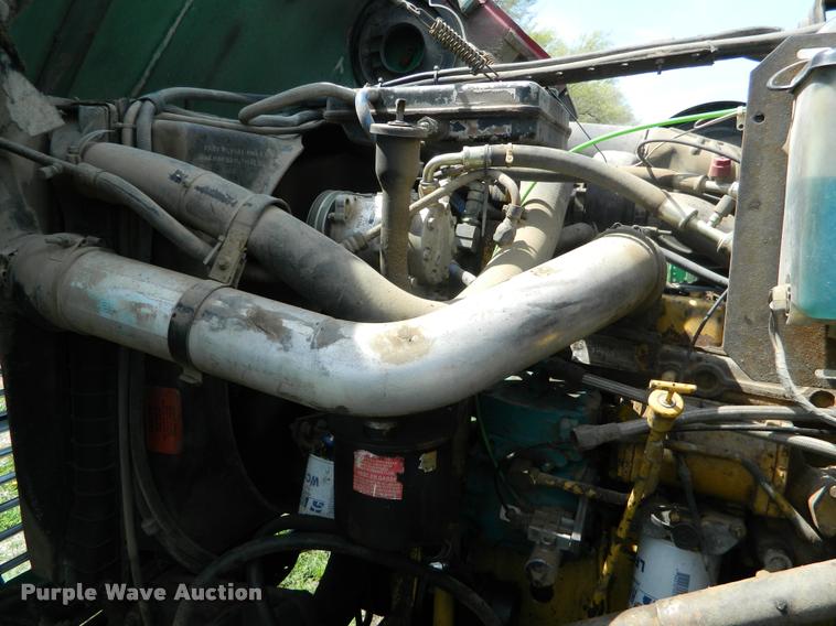 image for item K2582 1990 Ford L9000 grain truck