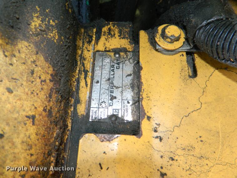 image for item K2582 1990 Ford L9000 grain truck