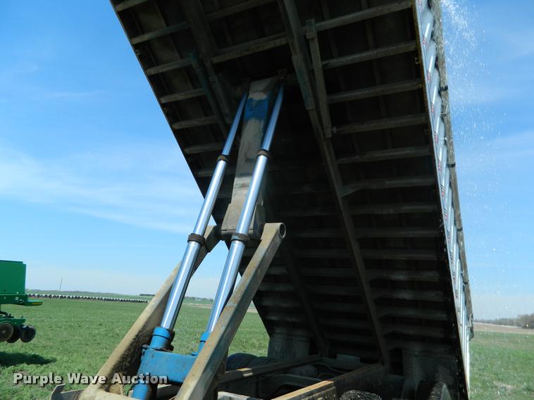 image for item K2582 1990 Ford L9000 grain truck