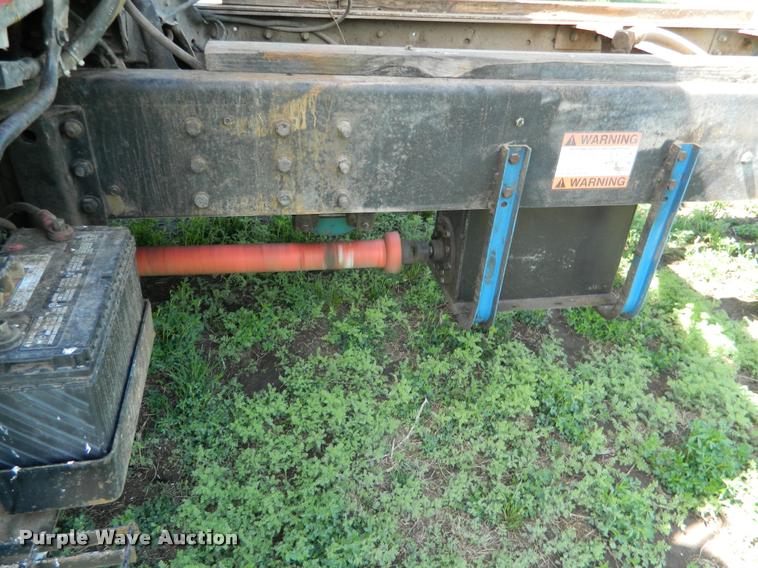 image for item K2582 1990 Ford L9000 grain truck