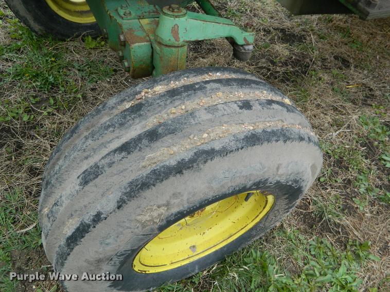 image for item K2594 1979 John Deere 4240 tractor