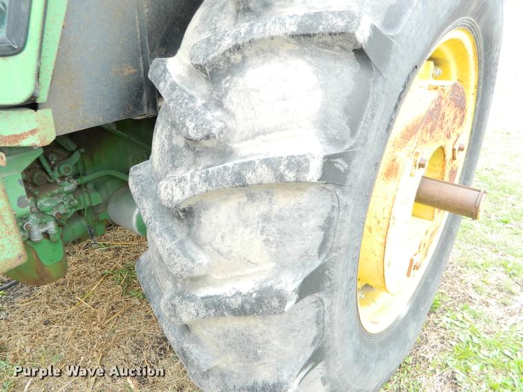 image for item K2594 1979 John Deere 4240 tractor