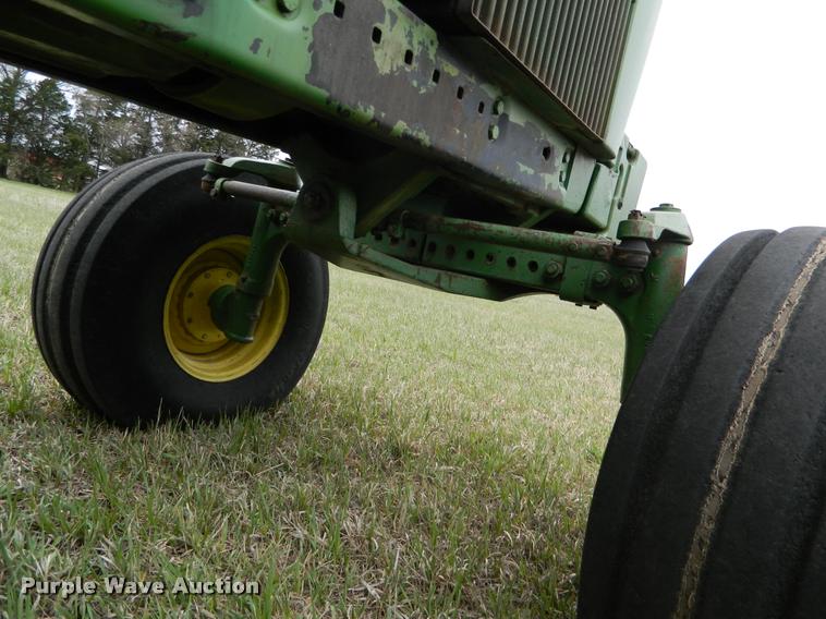 image for item K2599 1976 John Deere 4630 tractor
