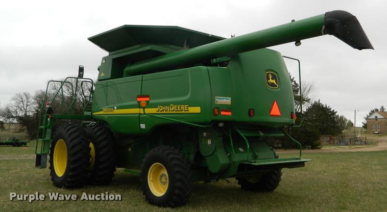 image for item K2601 2004 John Deere 9660 STS combine