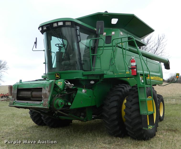 image for item K2601 2004 John Deere 9660 STS combine