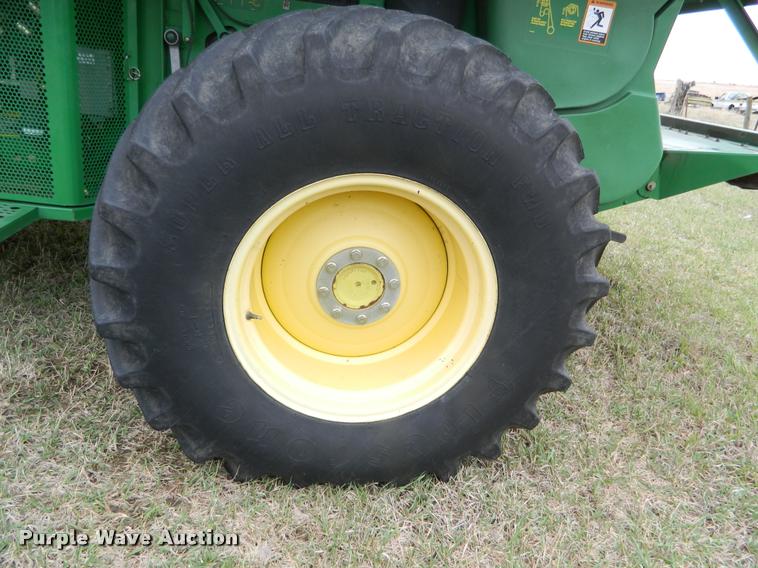 image for item K2601 2004 John Deere 9660 STS combine