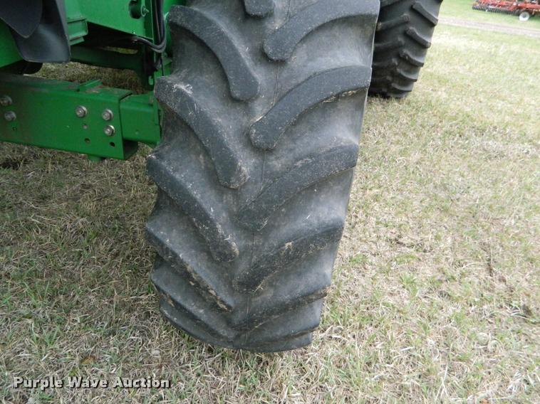 image for item K2601 2004 John Deere 9660 STS combine
