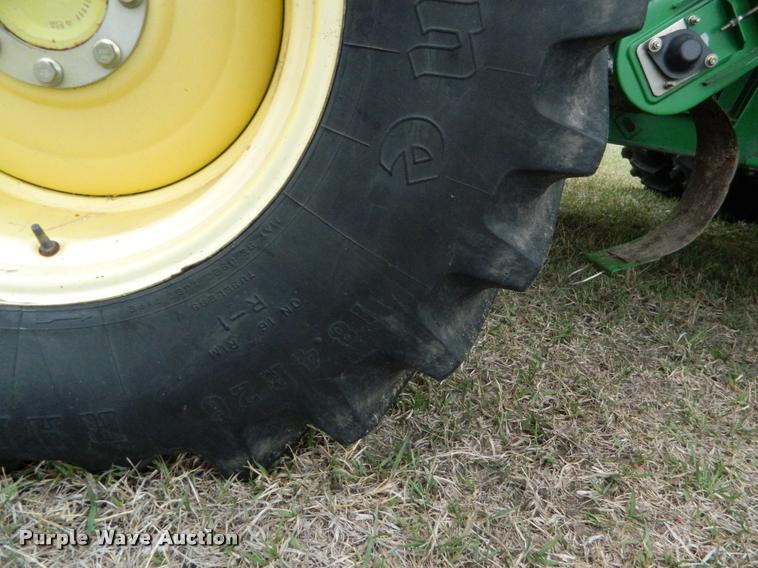 image for item K2601 2004 John Deere 9660 STS combine