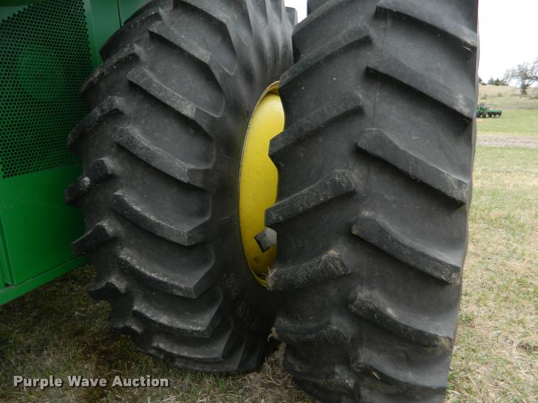 image for item K2601 2004 John Deere 9660 STS combine