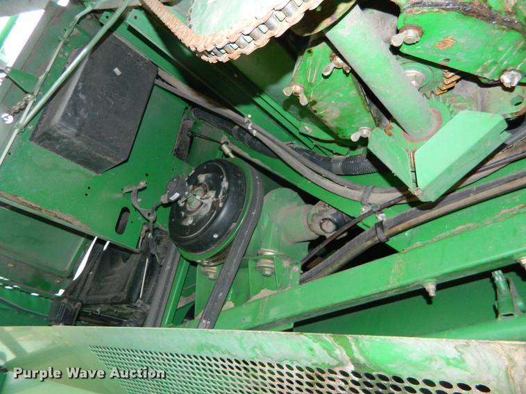 image for item K2601 2004 John Deere 9660 STS combine