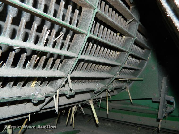 image for item K2601 2004 John Deere 9660 STS combine