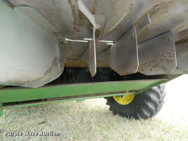 image for item K2601 2004 John Deere 9660 STS combine