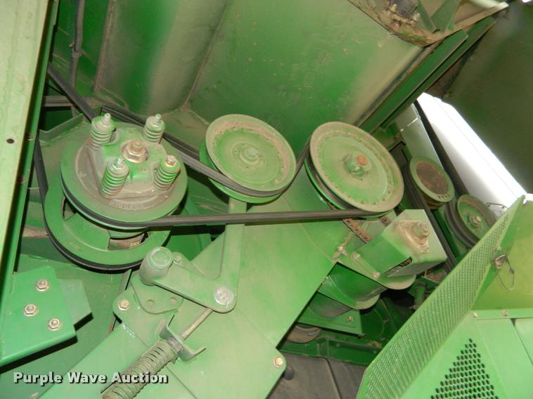 image for item K2601 2004 John Deere 9660 STS combine