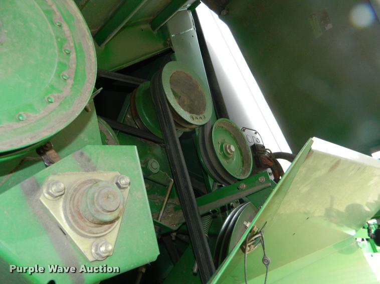 image for item K2601 2004 John Deere 9660 STS combine