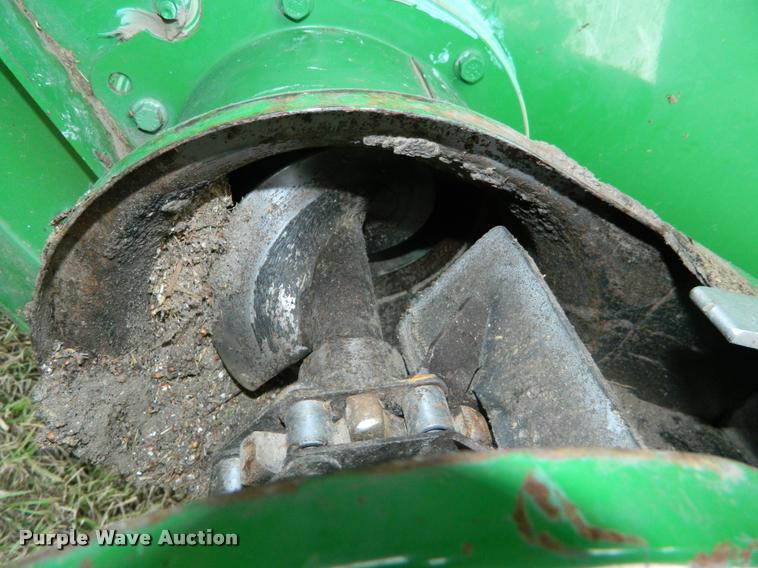 image for item K2601 2004 John Deere 9660 STS combine